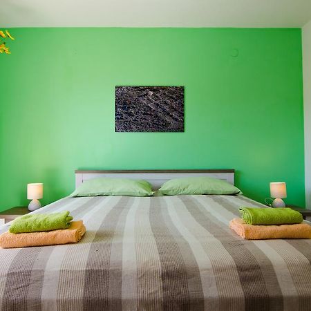 Апартаменты Apartman Milena Примоштен Экстерьер фото