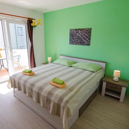 Апартаменты Apartman Milena Примоштен Экстерьер фото