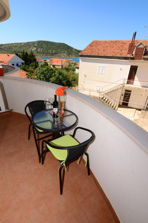 Апартаменты Apartman Milena Примоштен Экстерьер фото